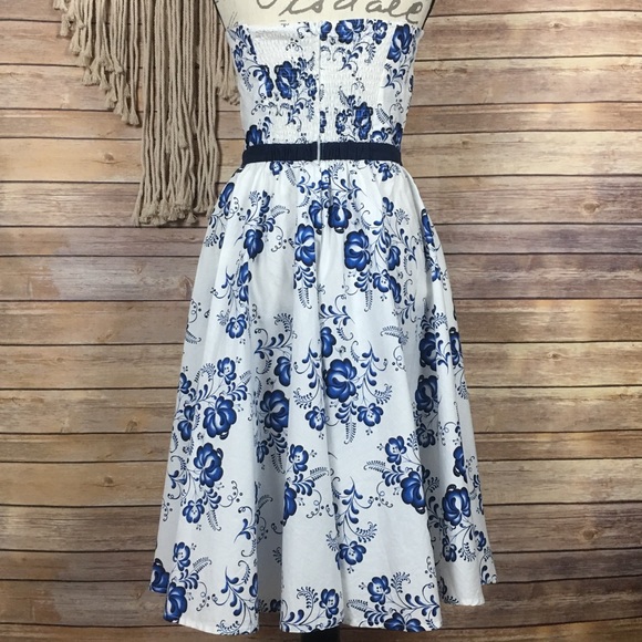 Tatyana | Pinup Rockabilly Floral Sweatheart Dress - Picture 4 of 8